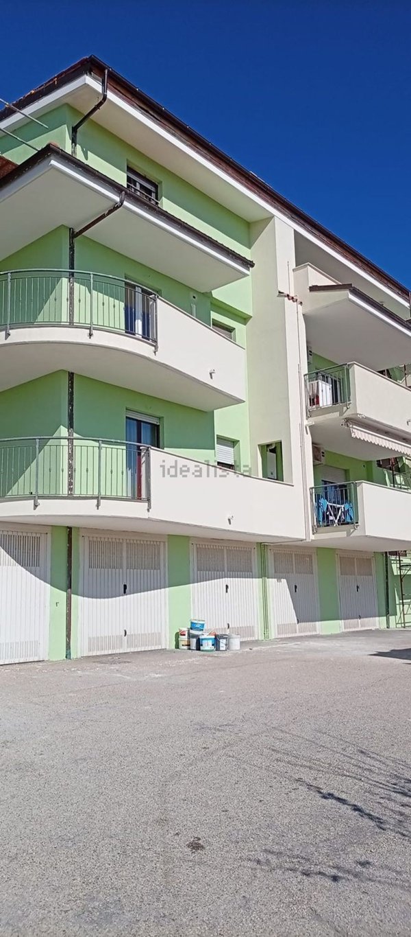 appartamento in vendita a Città Sant'Angelo in zona Fonte Umano