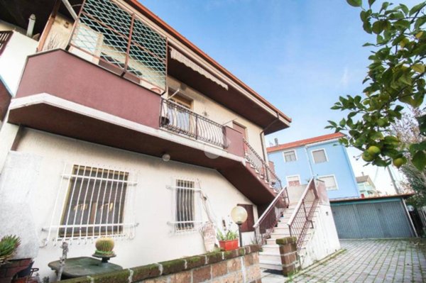 casa indipendente in vendita a Città Sant'Angelo