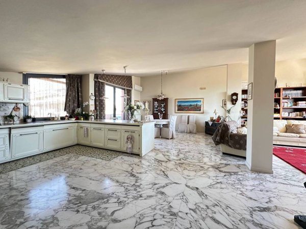 appartamento in vendita a Città Sant'Angelo in zona San Martino