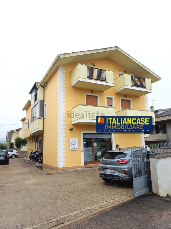 appartamento in vendita a Città Sant'Angelo in zona San Martino