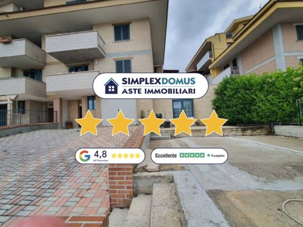 casa indipendente in vendita a Città Sant'Angelo in zona San Martino