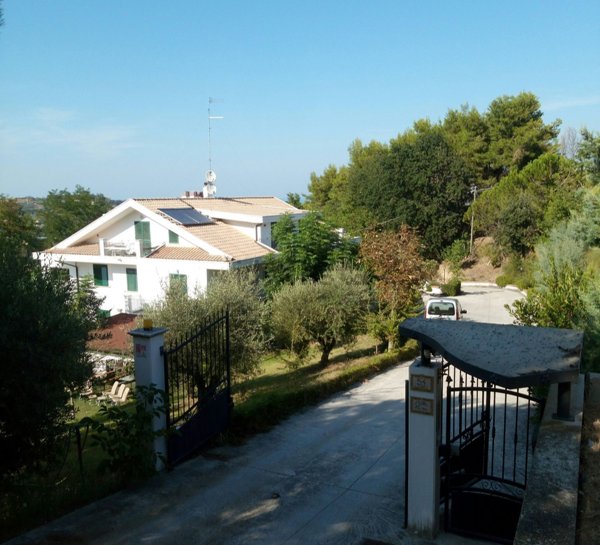 casa indipendente in vendita a Città Sant'Angelo