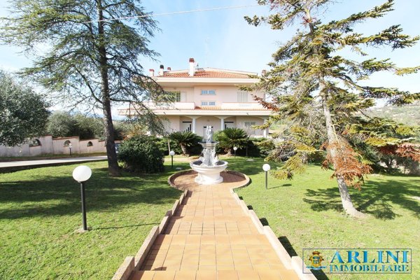 casa indipendente in vendita a Città Sant'Angelo