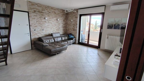 appartamento in vendita a Città Sant'Angelo in zona San Martino