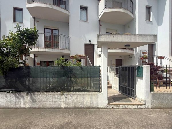 casa indipendente in vendita a Città Sant'Angelo