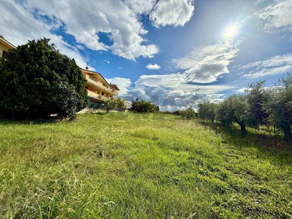 terreno edificabile in vendita a Città Sant'Angelo