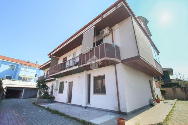 appartamento in vendita a Città Sant'Angelo in zona San Martino