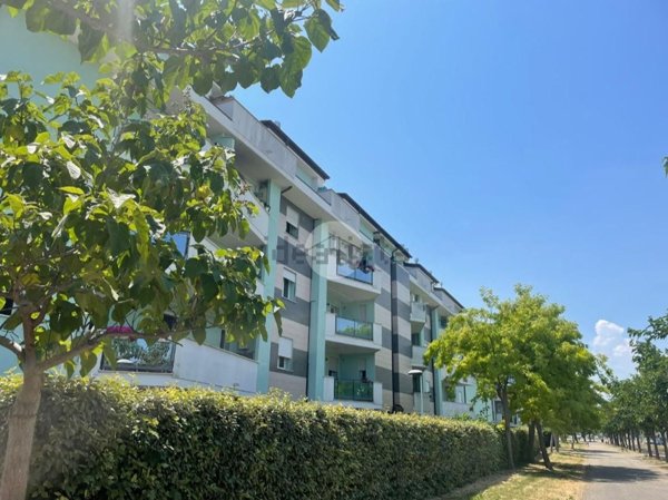 appartamento in vendita a Città Sant'Angelo in zona San Martino