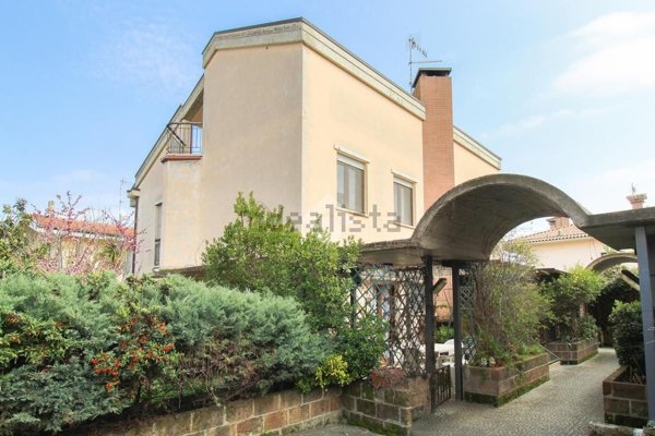 appartamento in vendita a Città Sant'Angelo in zona San Martino