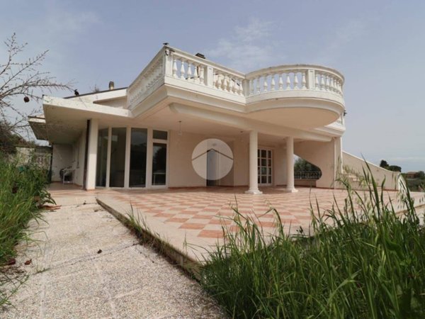 casa indipendente in vendita a Città Sant'Angelo in zona Fonte Umano