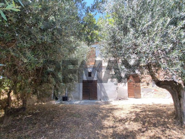 casa indipendente in vendita a Città Sant'Angelo
