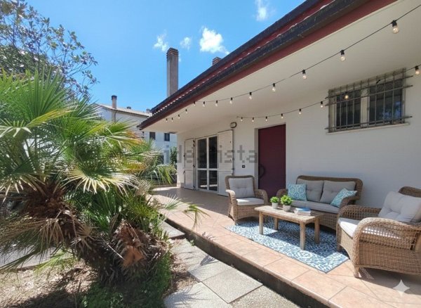 casa indipendente in vendita a Città Sant'Angelo