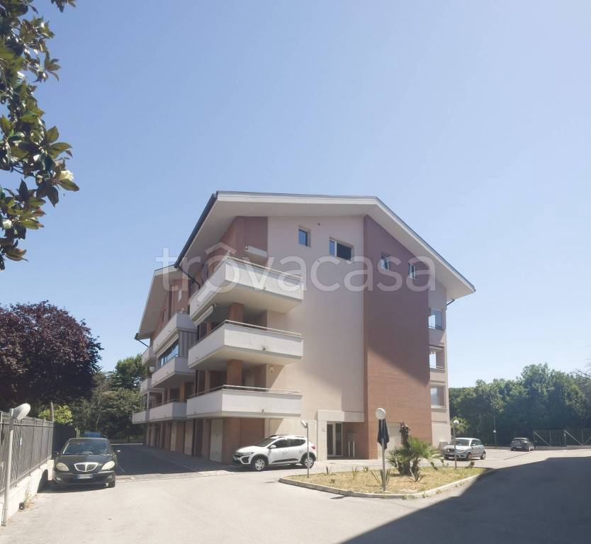 appartamento in vendita a Città Sant'Angelo in zona San Martino