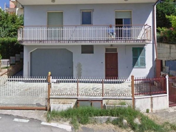 casa indipendente in vendita a Città Sant'Angelo