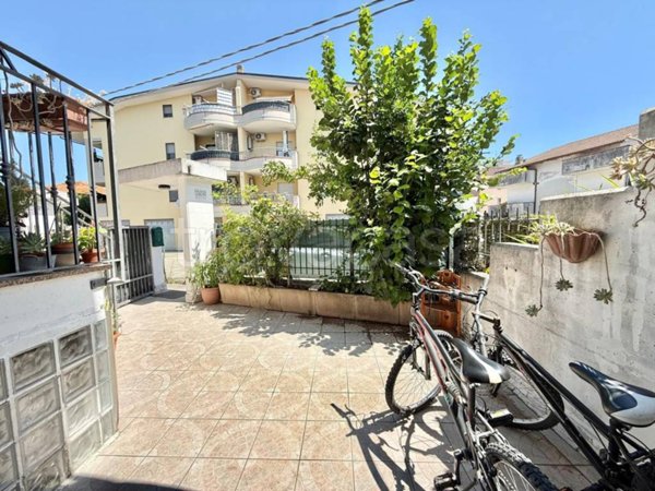 casa indipendente in vendita a Città Sant'Angelo