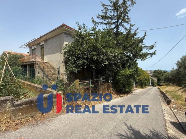 casa indipendente in vendita a Città Sant'Angelo