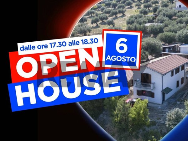 casa indipendente in vendita a Città Sant'Angelo in zona Sant'Agnese