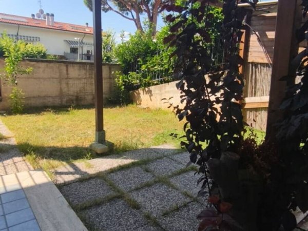 appartamento in vendita a Città Sant'Angelo in zona Fonte Umano