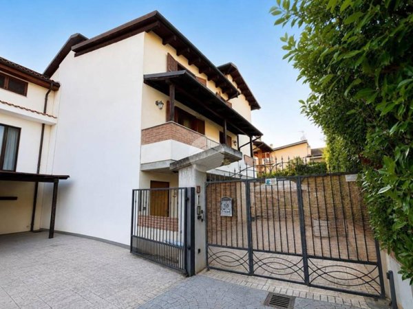 appartamento in vendita a Città Sant'Angelo in zona San Martino