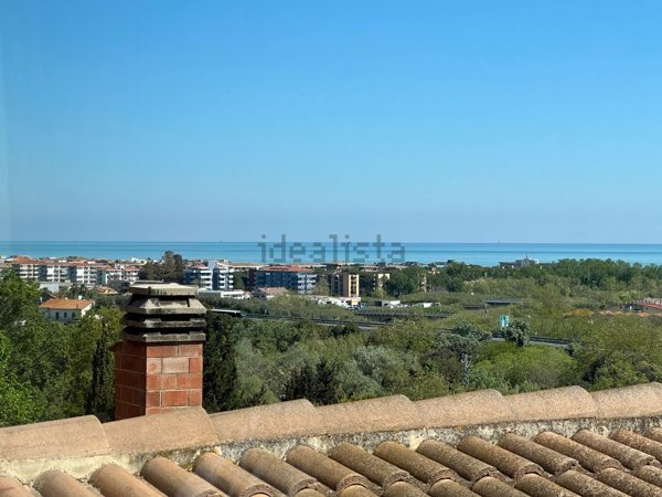 appartamento in vendita a Città Sant'Angelo in zona San Martino