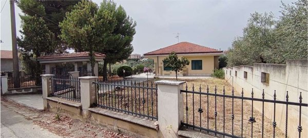 casa indipendente in vendita a Città Sant'Angelo