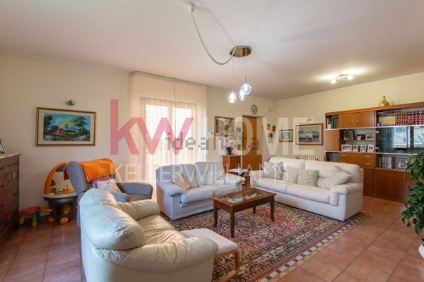 casa indipendente in vendita a Città Sant'Angelo in zona Madonna della Pace