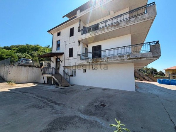 appartamento in vendita a Città Sant'Angelo in zona Annunziata