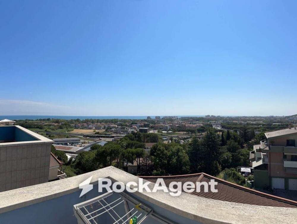 appartamento in vendita a Città Sant'Angelo in zona San Martino