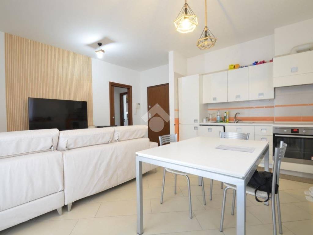 appartamento in vendita a Città Sant'Angelo in zona Fonte Umano