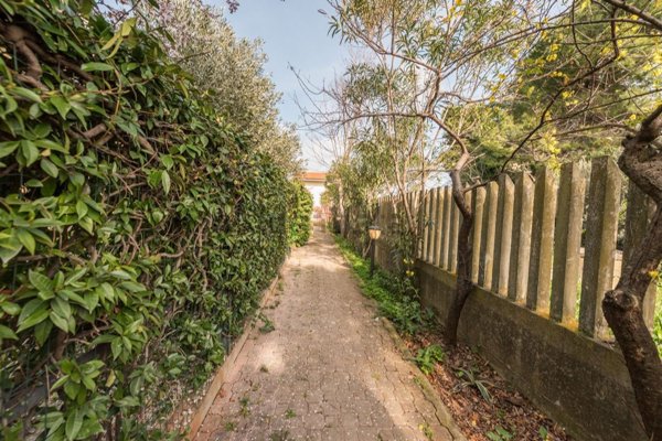 casa indipendente in vendita a Città Sant'Angelo in zona Madonna della Pace