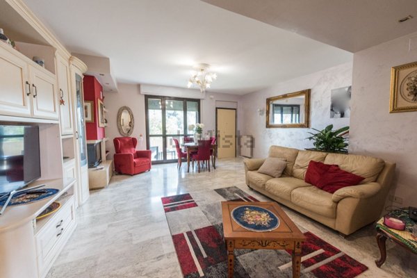 casa indipendente in vendita a Città Sant'Angelo in zona Madonna della Pace