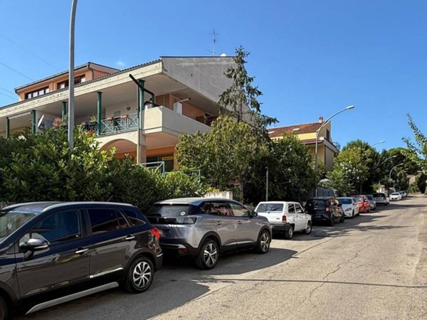 appartamento in vendita a Città Sant'Angelo in zona Fonte Umano