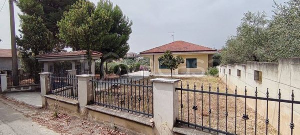 casa indipendente in vendita a Città Sant'Angelo