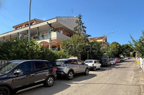 appartamento in vendita a Città Sant'Angelo in zona Fonte Umano