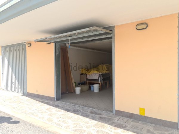 box auto in vendita a Città Sant'Angelo in zona Madonna della Pace