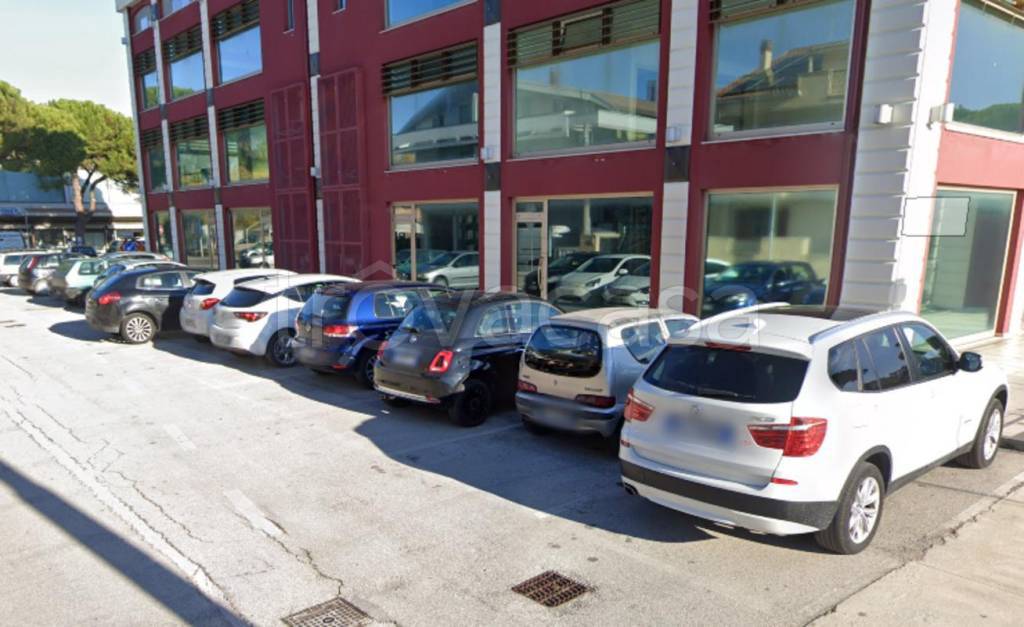 box auto in vendita a Città Sant'Angelo