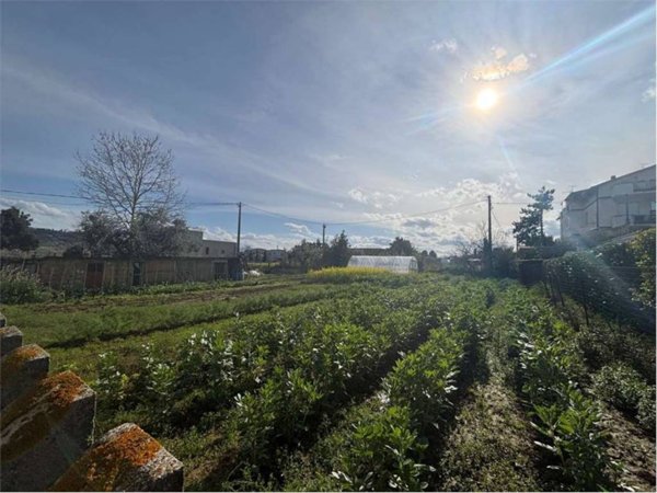 terreno in vendita a Città Sant'Angelo in zona San Martino