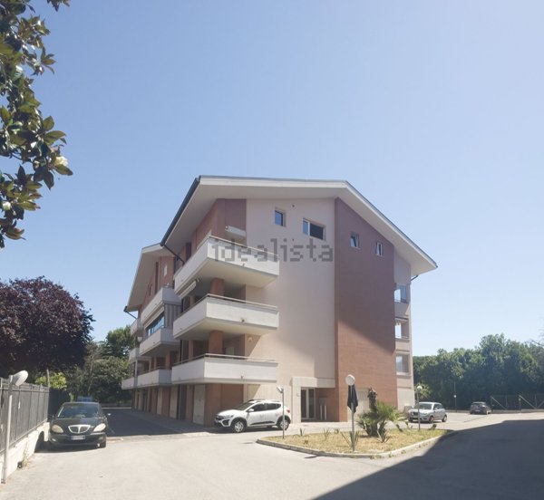 appartamento in vendita a Città Sant'Angelo in zona San Martino
