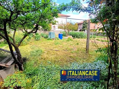 terreno in vendita a Città Sant'Angelo in zona San Martino