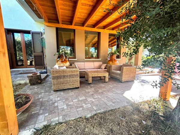 casa indipendente in vendita a Città Sant'Angelo