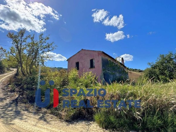 casa indipendente in vendita a Città Sant'Angelo in zona San Giacomo