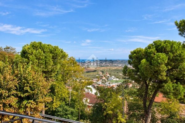 appartamento in vendita a Città Sant'Angelo in zona Annunziata