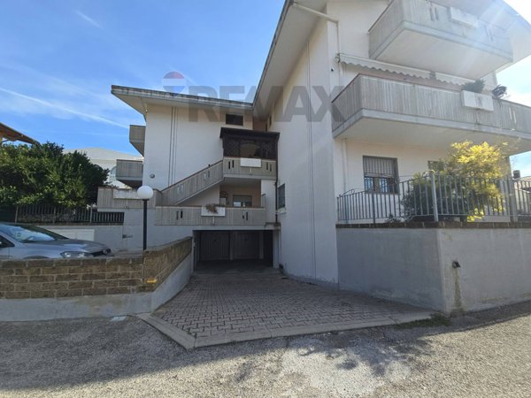 appartamento in vendita a Città Sant'Angelo in zona Madonna della Pace