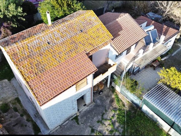casa indipendente in vendita a Città Sant'Angelo in zona Gaglierani