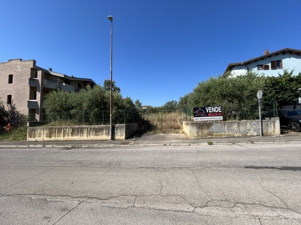 terreno in vendita a Città Sant'Angelo in zona San Martino