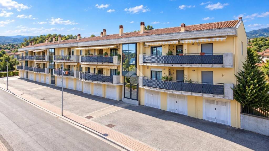 appartamento in vendita a Città Sant'Angelo in zona Fonte Umano