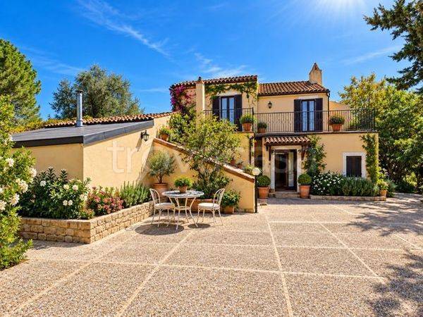casa indipendente in vendita a Città Sant'Angelo in zona Sant'Agnese
