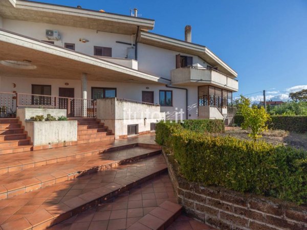 casa indipendente in vendita a Città Sant'Angelo in zona Fonte Umano