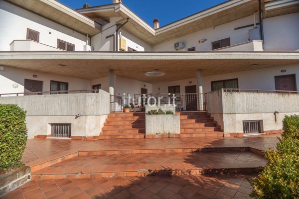 casa indipendente in vendita a Città Sant'Angelo in zona Fonte Umano