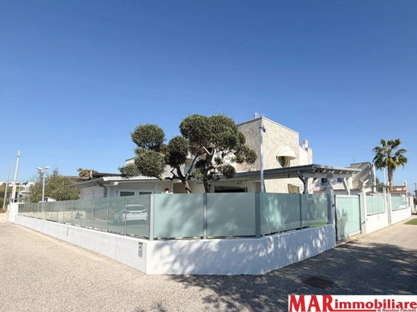 casa indipendente in vendita a Città Sant'Angelo in zona San Martino